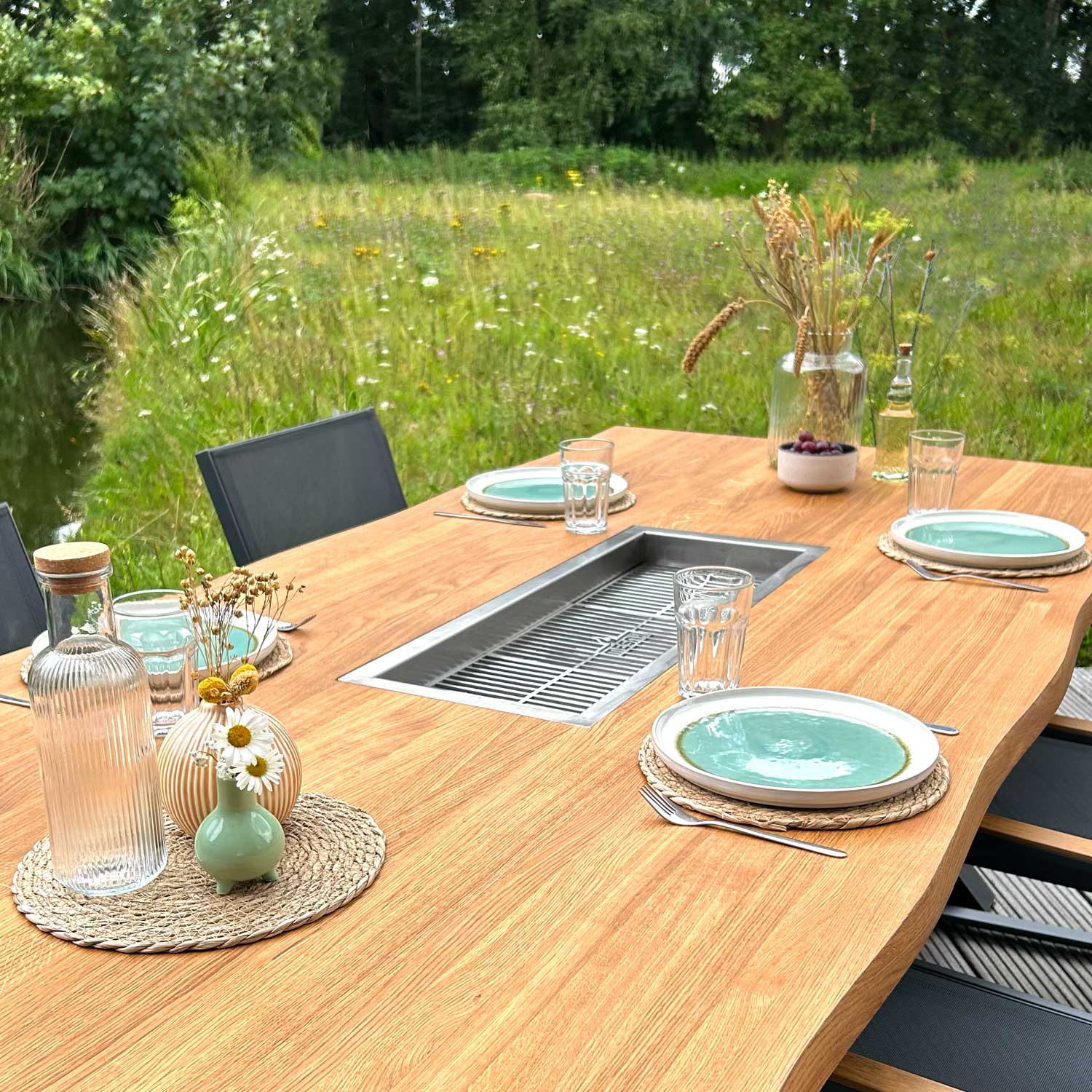 Mesa Dos Grilltisch als Mittelpunkt einer Outdoor-Küche